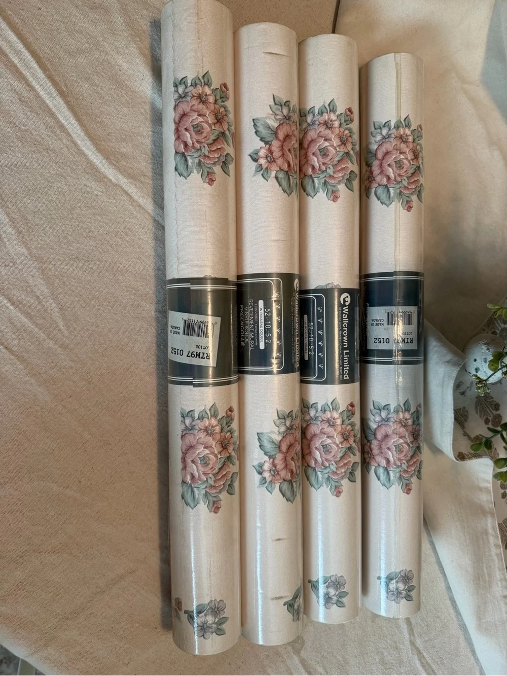 Vintage NOS 4 Rolls Textured Wallpaper Cabbage Rose Cream Shabby Cottage Country